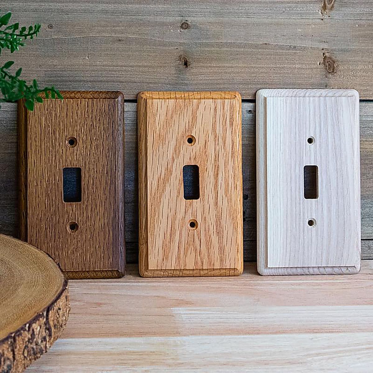 Amerelle 901DL Contemporary Brown 1 gang Wood Duplex Outlet Wall Plate 1/Pack