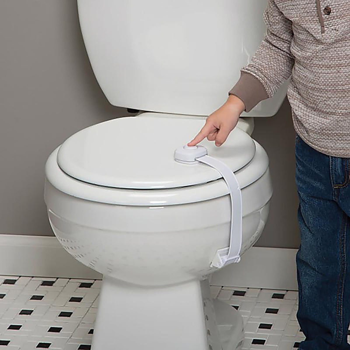 Safety 1st HS288 OutSmart White Plastic Swing Shut Toilet Seat Lock 1/Pack