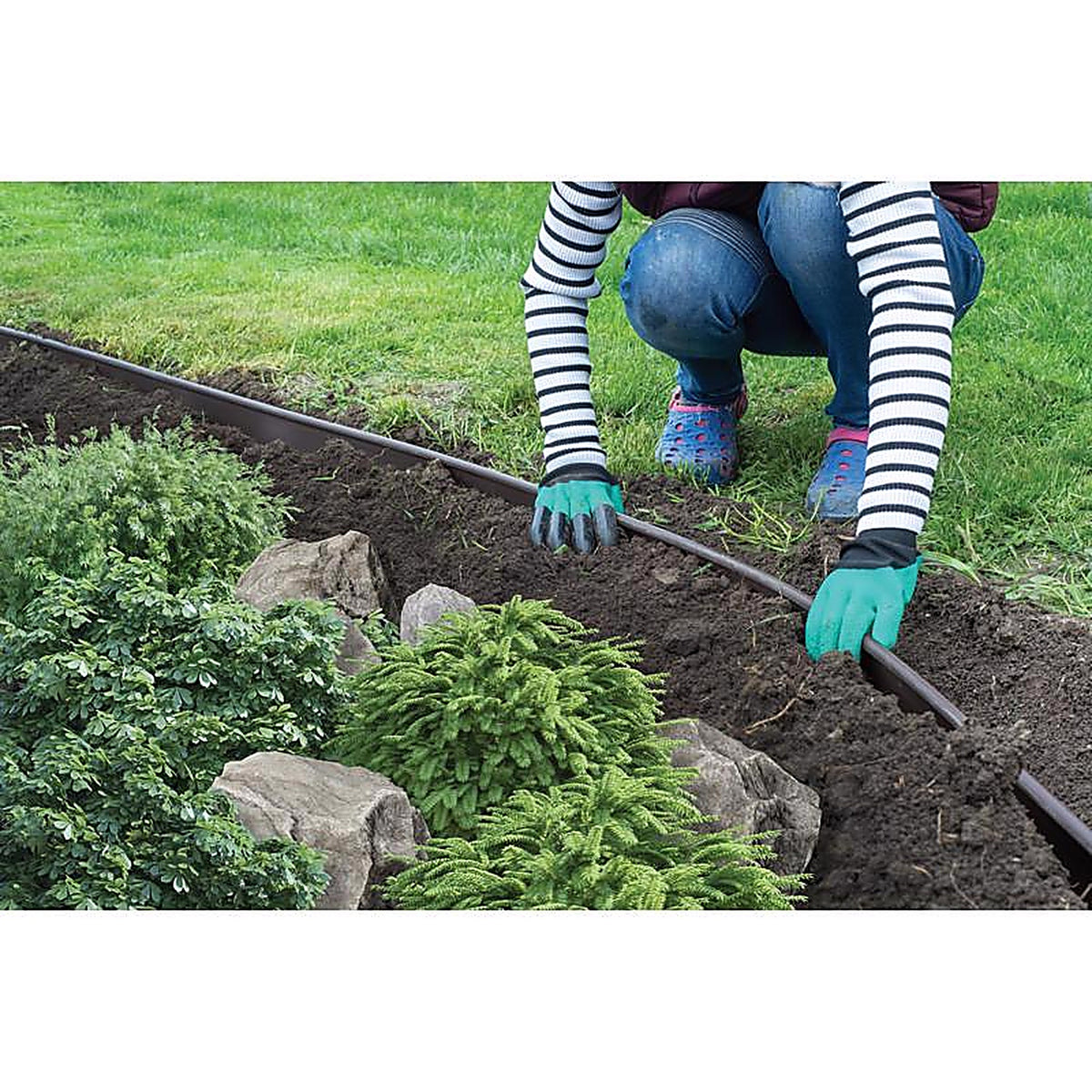 Master Mark 23920 Master Gardener 20 ft. L x 3.5 in. H Plastic Black Lawn Edging