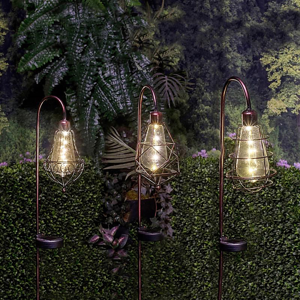 Alpine QLP875A Solalris Glass/Iron Bronze 33 in. H Edison Bulb Solar Garden Stake