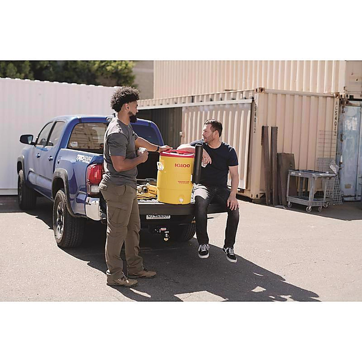Igloo 4101 Industrial Water Cooler 10 gal. Red/Yellow
