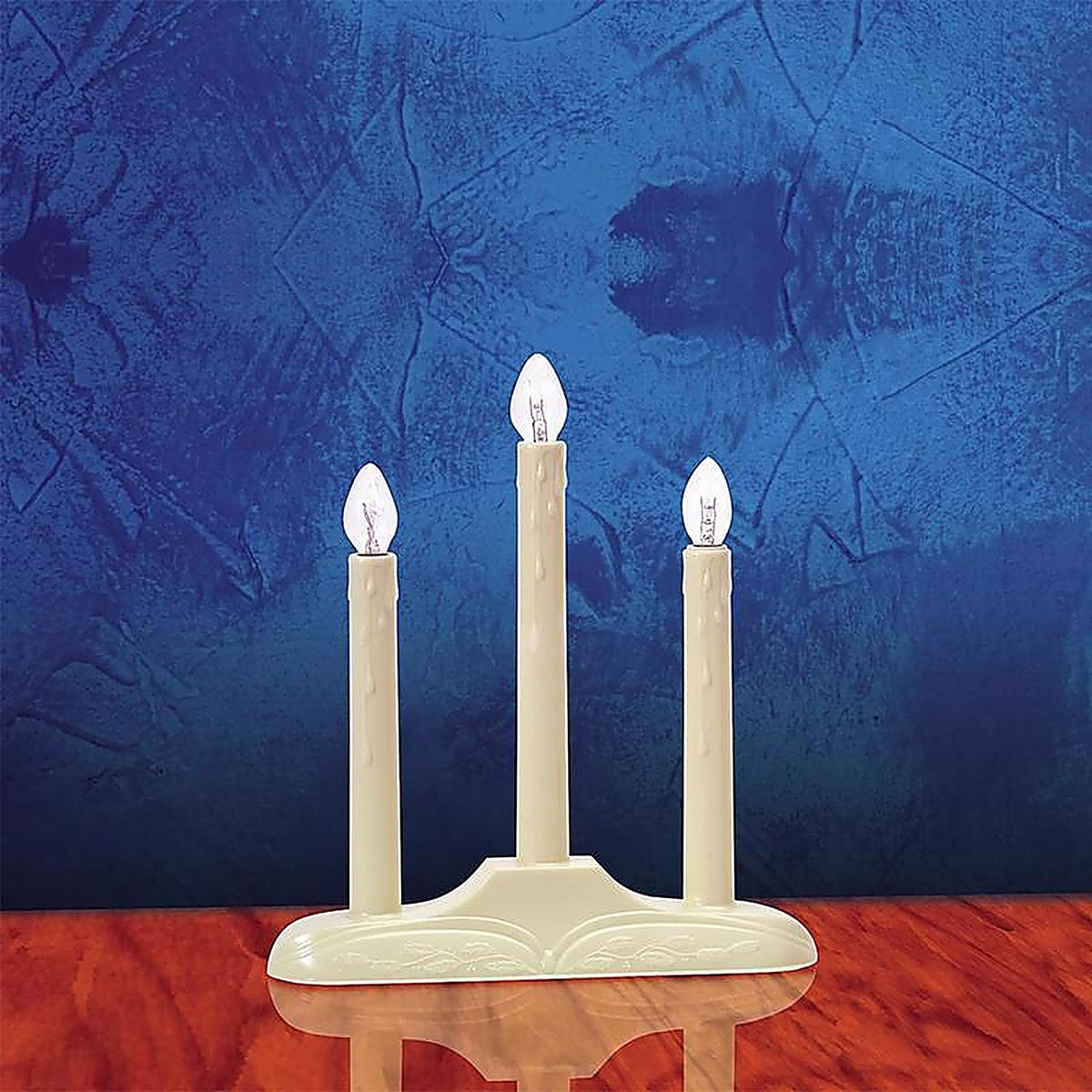 Celebrations 1503-71 White Candolier Christmas Decor